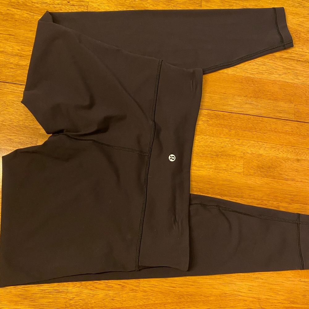 Lululemon wonder under 10 full length mid rise